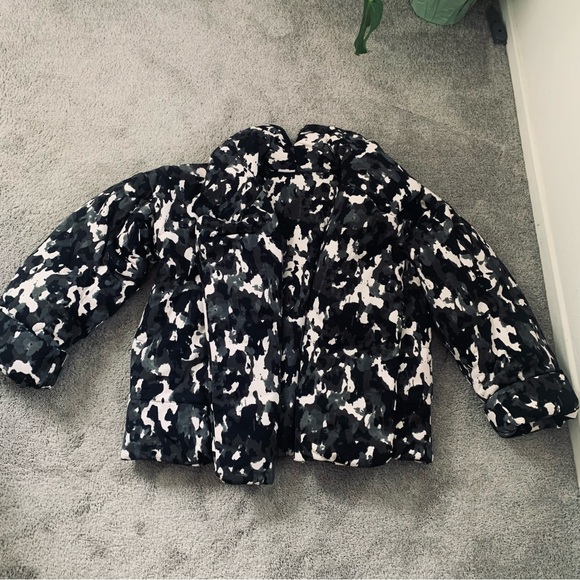 NORMA KAMALI WHITE CAMO SLEEPING BAG JACKET - Picture 3 of 3